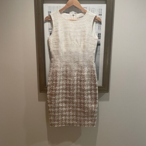 Classic MaxMara gold and cream midi darted sleeveless dress with split size 2 - Picture 2 of 16